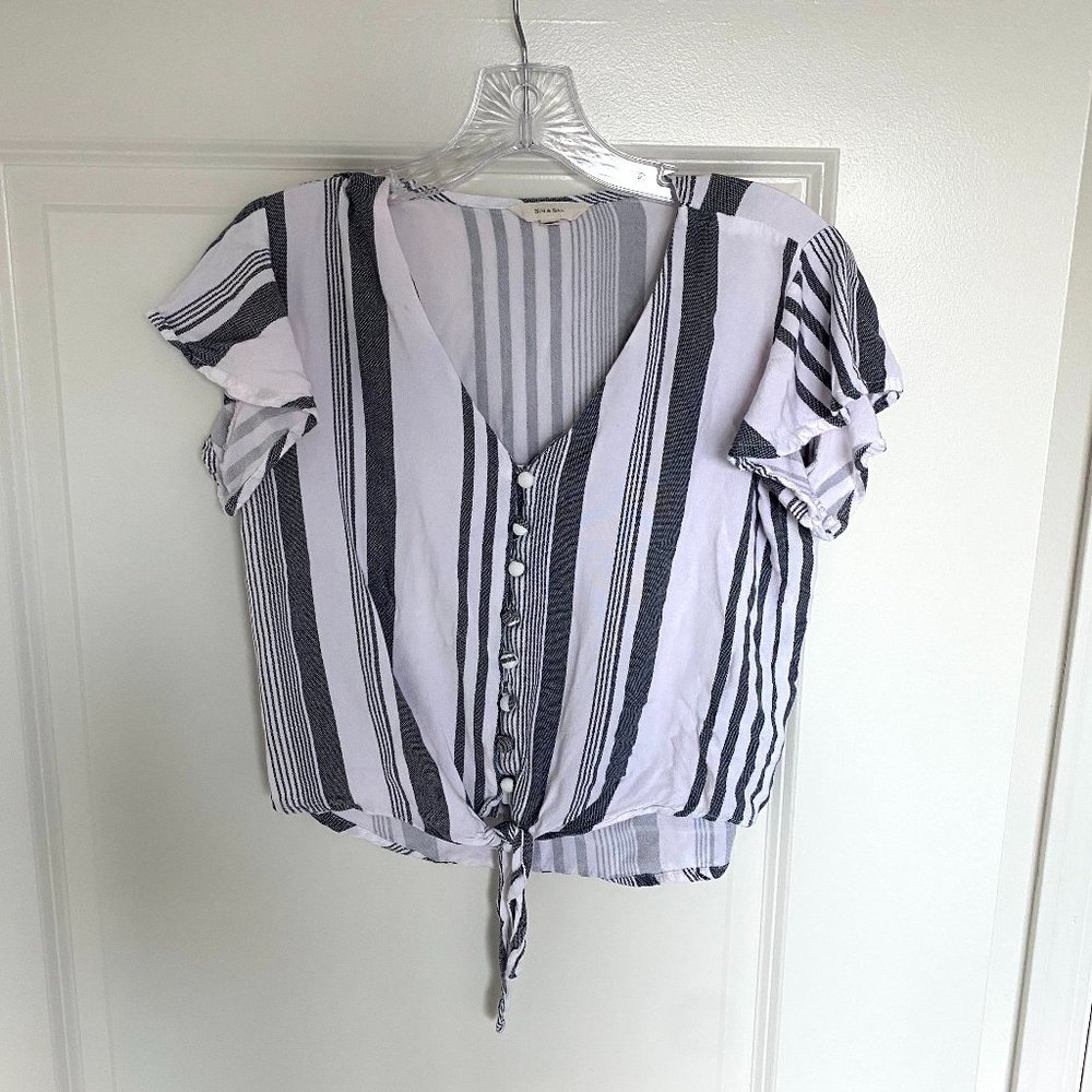 Short Sleeve Striped Tie Knot Button Up Blouse
